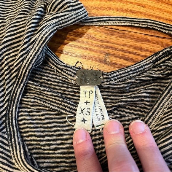 We The Free Brown Striped Slit Sleeve Split Sides Short Sleeve Top XS - Picture 6 of 10